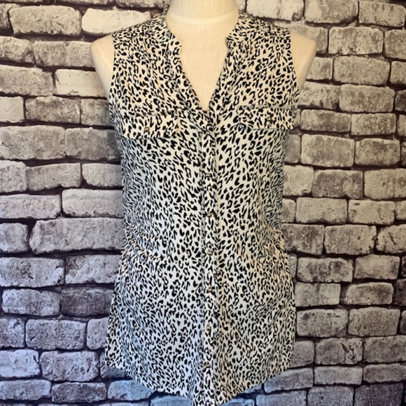 White House Black Market Tops - White House Black Market Sleeveless Blouse Size M